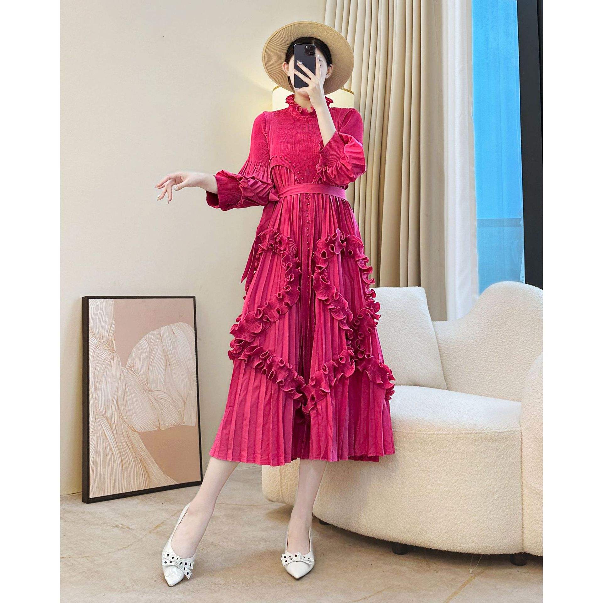 สีแดงม่วง