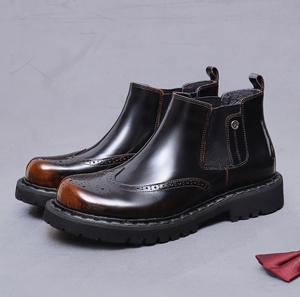 High-quality new autumn men's leather shoes handcrafted <b>by</b> designers round-<b>toe</b> formal shoes retro black leather shoes - Product Image 3