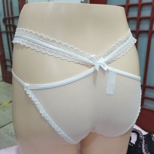 Nouvelles culottes sexy de style européen et américain pour femmes, culottes string semi-couvrantes à taille basse en maille transparente, ajustées aux hanches - Product Image 2