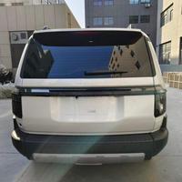 Nouveau design DJZG : Feu arrière de style mode à traversée continue pour Toyota LC250 – Accessoires extérieurs de voiture