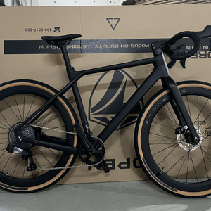 Vélo de Gravel X WheelTop GEX-13 vitesses avec dérailleur électronique sans fil, freins à disque hydrauliques, roues en carbone, guidon Gravel X 13 vitesses Hig - Product Image 1