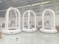 Structure gonflable commerciale en PVC blanc avec jeux de saut, cordes de saut et trampoline