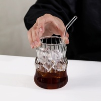 Vente en gros de tasses à café en verre borosilicate de 530 ml, accessoires pour café, compatibles lave-vaisselle, mug à café pour cadeau, bar à domicile, logo personnalisé, motif