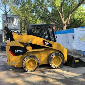 รถตักล้อยาง CAT 242B3 รุ่นปี 2020 รับน้ำหนักได้ 9 ตัน เครื่องยนต์ CAT ปั๊มไฮดรอลิกแท้จากโรงงาน สำหรับตรวจสอบด้วยวิดีโอ - Product Image 1