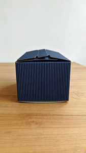 กล่องใส่ขวดน้ำหอม ดีไซน์เปิดง่าย กล่องของขวัญพิมพ์สีตามสั่ง ขนาดเล็ก มีฝาปิด กล่องสำหรับงานแต่งงาน - Product Image 5