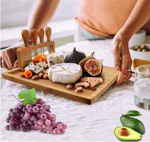 Ensemble <span class=keywords><strong>de</strong></span> service à <span class=keywords><strong>fromage</strong></span> en bambou <span class=keywords><strong>de</strong></span> luxe, plateau en bois, couverts, fourchettes et planches à découper pour le <span class=keywords><strong>fromage</strong></span>, <span class=keywords><strong>la</strong></span> viande et <span class=keywords><strong>la</strong></span> dégustation du vin - Product Image 3