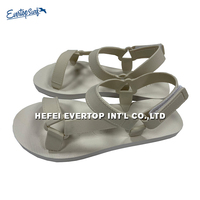 Vente en gros pas cher été plage sandales de créateur femme sandales chaussures d'été plat dames
