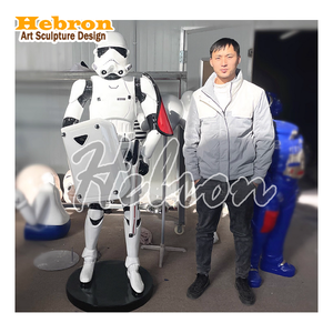 Grande sculpture de soldats blancs en fibre de verre grandeur nature, sculpture de Storm Trooper de Star Wars, statue en résine, figurine de film, décoration - Product Image 2