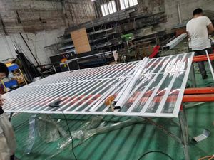 Grille <span class=keywords><strong>de</strong></span> sécurité moderne automatique électrique en aluminium galvanisé en <span class=keywords><strong>acier</strong></span> sectionnel pour <span class=keywords><strong>porte</strong></span> <span class=keywords><strong>de</strong></span> <span class=keywords><strong>garage</strong></span> couleur bois Portail commercial vertical - Product Image 6