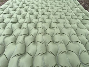 Colchoneta Inflable Ultraligera para Dos Personas con Bomba de Pie Integrada, Colchón de Aire Resistente, Compacto e Impermeable para Camping - Product Image 4
