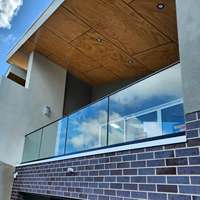 Systèmes de balustrades en verre à profil en U en aluminium sans cadre, modernes et haute performance, résistants aux charges de vent, avec garantie de 5 ans pour balcon et terrasse