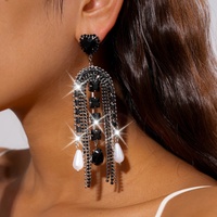 Boucles d'oreilles tendance pour femmes, style européen et américain, luxe léger, multicolores, en forme de cœur, avec perles en goutte d'eau et longues pampilles