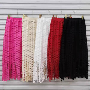 Jupes <span class=keywords><strong>tube</strong></span> droites <span class=keywords><strong>mi</strong></span>-longues taille haute françaises à franges à pois évidées pour femmes - Product Image 4