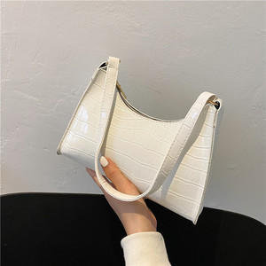 YY0182 2025 personnalisé <span class=keywords><strong>à</strong></span> <span class=keywords><strong>la</strong></span> mode Mini <span class=keywords><strong>sac</strong></span> <span class=keywords><strong>à</strong></span> <span class=keywords><strong>main</strong></span> en cuir Pu femmes gelée <span class=keywords><strong>sac</strong></span> <span class=keywords><strong>à</strong></span> bandoulière Zip Portable élégant pour les petits articles bagages - Product Image 2