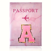 Porte-passeport moderne en cuir à motif initial, élégant et portable, avec support de présentation pour cartes de loisirs