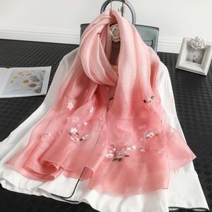 Nouvelle Écharpe Pashmina Légère en <span class=keywords><strong>Soie</strong></span> Mélangée pour <span class=keywords><strong>Femme</strong></span>, Broderie Florale Tendance, Collection 2025 – Vente en Gros - Product Image 2