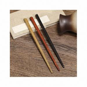 Épingle à cheveux vintage en bois de santal, faite à la main, sculptée, pour chignon, accessoires - Product Image 1