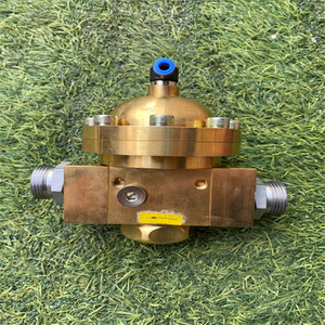 Régulateur de gaz Amtec 960-154-000 en métal pour le contrôle de la pression d'air industrielle - Product Image 3