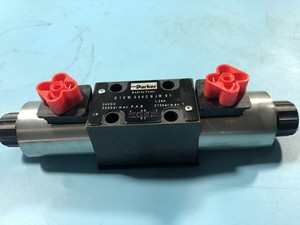 Solénoïde hydraulique directionnel SD1VW004CNJW Série D1VW NG06 CETOP 03 24VDC 80L/min 350Bar 3 positions 4 voies - Product Image 1