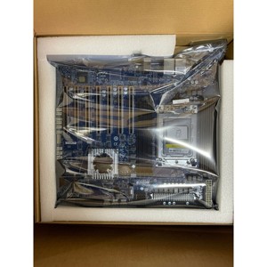 Placa Base para Estación de Trabajo Gigabyte MC62-G40/MC62-G41 WRX80, M.2, U.2, IPMI, 7xPCIe, sWRX8 - Product Image 1