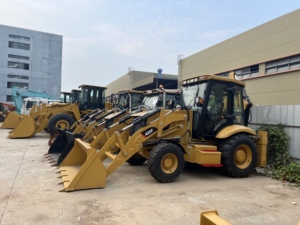 รถตักล้อยาง CAT 420F ใหม่เอี่ยม รถตักล้อยาง CAT 420F ของแท้พร้อมใช้งาน มีสินค้าในสต็อก เหมาะสำหรับงานโครงสร้างพื้นฐาน ฟาร์ม และการบำรุงรักษาถนน - Product Image 1