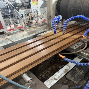 Revêtement mural extérieur en WPC, matériau de bardage amovible en plastique <span class=keywords><strong>imitation</strong></span> bois, panneau décoratif extérieur en PVC pour la décoration - Product Image 5