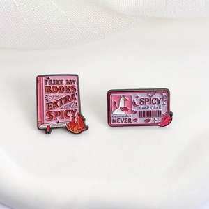 เข็มกลัดเคลือบสีชมพูหวานซ่อนเป<span class=keywords><strong>ร</strong></span>ี้ยว ลายหนังสือ <span class=keywords><strong>ร</strong></span>ุ่น I MY BOOKS Extra Spicy สำหรับติดก<span class=keywords><strong>ร</strong></span>ะเป๋าเป้ ปกเสื้อ ของขวัญแฟชั่น เค<span class=keywords><strong>ร</strong></span>ื่องประดับ ทำจากโลหะผสมสังกะสี สีดำ - Product Image 3