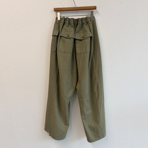 Jeans da <span class=keywords><strong>Donna</strong></span> OEM ODM a Vita Alta, Gamba Larga Plissettata, Elastico Posteriore, Tasche <span class=keywords><strong>Cargo</strong></span> Multiple, in Denim Verde Oliva - Product Image 4