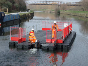 منصة سباحة عائمة من البلاستيك عالي الكثافة مع بركة للرياضات المائية والترفيه - Product Image 3