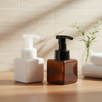 Bouteille à pompe en plastique recyclé carrée simple de haute qualité 250 ml Faible MOQ Bon prix pour le shampoing Savon liquide Logo personnalisé disponible
