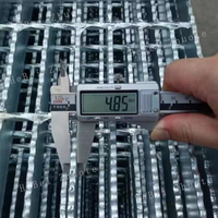 Grille en acier inoxydable robuste antidérapante pour passerelle, plateforme de sol, protection supérieure contre la corrosion, mur extérieur