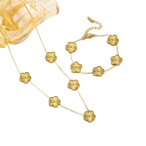 Commercio all'ingrosso della fabbrica di moda transfrontaliera buddhismo <span class=keywords><strong>simbolo</strong></span> delle donne oro 18K cinque foglie collana di fiori di moda ciondolo collane - Product Image 1