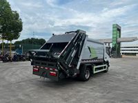 Camion compacteur de déchets diesel 7Cbm 4x2 avec transmission manuelle
