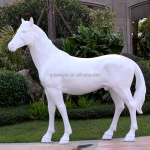 Escultura de caballo monocromático Duo-Estatuas abstractas de semental y yegua de fibra de vidrio para interiores y galerías modernas - Product Image 4