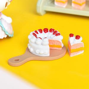 Adornos de resina planos con forma de dulces de pastel de fresa para manualidades DIY, scrapbooking y juguetes para juegos de cocina y fiestas - Product Image 5