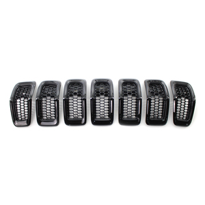 Griglia Anteriore per Cofano Jeep <span class=keywords><strong>Cherokee</strong></span> 2014-18, Nera/Cromata/Grigia, Rete a Nido d'Ape 68303626AA 68303626AB - Product Image 4