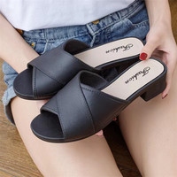 Sandales tongs d'extérieur en PVC à bout ouvert et brides croisées pour femme, style simple, à enfiler, confortables, pour l'été et le printemps