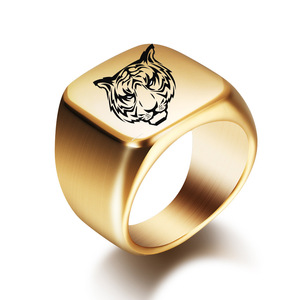Anillo cuadrado de acero inoxidable de 18mm con diseño geométrico de cabeza de tigre grabado con láser para mujer, joyería de regalo - Product Image 3