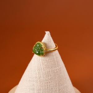Bague Bouddha Maitreya porte-bonheur en pierre naturelle verte, bijou plaqué or 18 carats, ajustable, amulette de protection, cadeau pour elle, vente en gros - Product Image 2