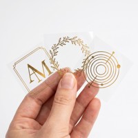 Autocollants en vinyle transparent personnalisés et durables, rouleaux d'étiquettes en feuille d'or, résistants à la chaleur et imperméables pour verres, pots cosmétiques, aliments