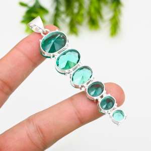 Piedra preciosa de apatita verde, piedra preciosa de diseñador chapada en plata de ley, colgante de moda hecho a mano, joyería para Unisex - Product Image 2