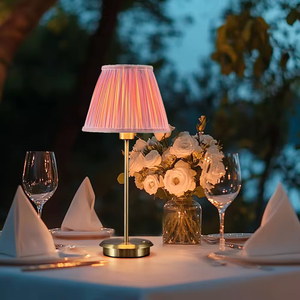 Lampe de table au design simple personnalisable, rechargeable, avec <span class=keywords><strong>abat</strong></span>-<span class=keywords><strong>jour</strong></span> en <span class=keywords><strong>tissu</strong></span>, fabrication de lampes de bureau, <span class=keywords><strong>abat</strong></span>-<span class=keywords><strong>jour</strong></span> <span class=keywords><strong>plissé</strong></span> décoratif nordique moderne - Product Image 3