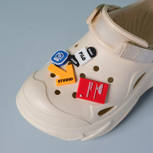 Sandalias de Playa para Mujer, Color Beige, Marca Crocs, Suela Gruesa, Aumentan la Altura, Tallas 35-40, Moldeadas por Inyección, Antideslizantes, Resistentes al Agua - Product Image 4