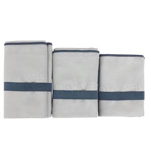 Serviette de sport en microfibre suédée à séchage rapide avec logo personnalisé - Product Image 1
