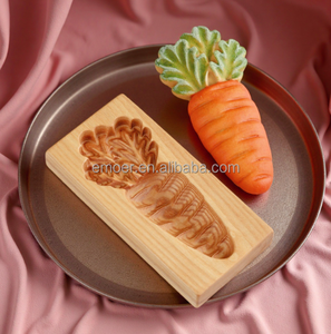 Molde de madera de haya con forma de pato, loto, guirnalda, erizo, zanahoria y rodaja de limón para galletas y bizcochos - Product Image 5
