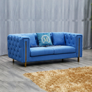 Sofá italiano <span class=keywords><strong>de</strong></span> lujo para sala <span class=keywords><strong>de</strong></span> estar, 3 + 2 + 1 <span class=keywords><strong>plazas</strong></span> con reposabrazos <span class=keywords><strong>de</strong></span> metal dorado, tela <span class=keywords><strong>de</strong></span> terciopelo, cuero, muebles para el hogar <span class=keywords><strong>baratos</strong></span> - Product Image 2