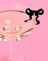 Marcadores de Copas de Vino con Forma de Lazo de Acrílico Rosa, Etiquetas para Bebidas con Forma de Lazo para Decoración de Mesa en Despedidas de Soltera, Bodas y Fiestas de Cócteles