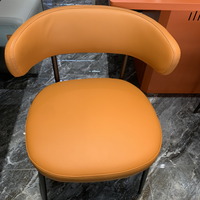 Chaise moderne en acier inoxydable et cuir, design empilable durable pour appartement, maison, bureau et espaces commerciaux à fort trafic