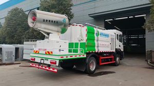 Camion-citerne à eau diesel de 10 m³ à grande capacité, transmission manuelle, portée d'arrosage de 12 à 16 m, 4x2, arroseur manuel - Product Image 5