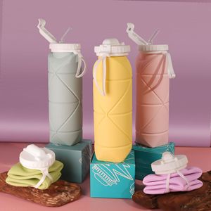Bouteille d'eau pliable en silicone écologique 620 ml avec paille, sans BPA, pour les voyages et le camping en extérieur - Product Image 5